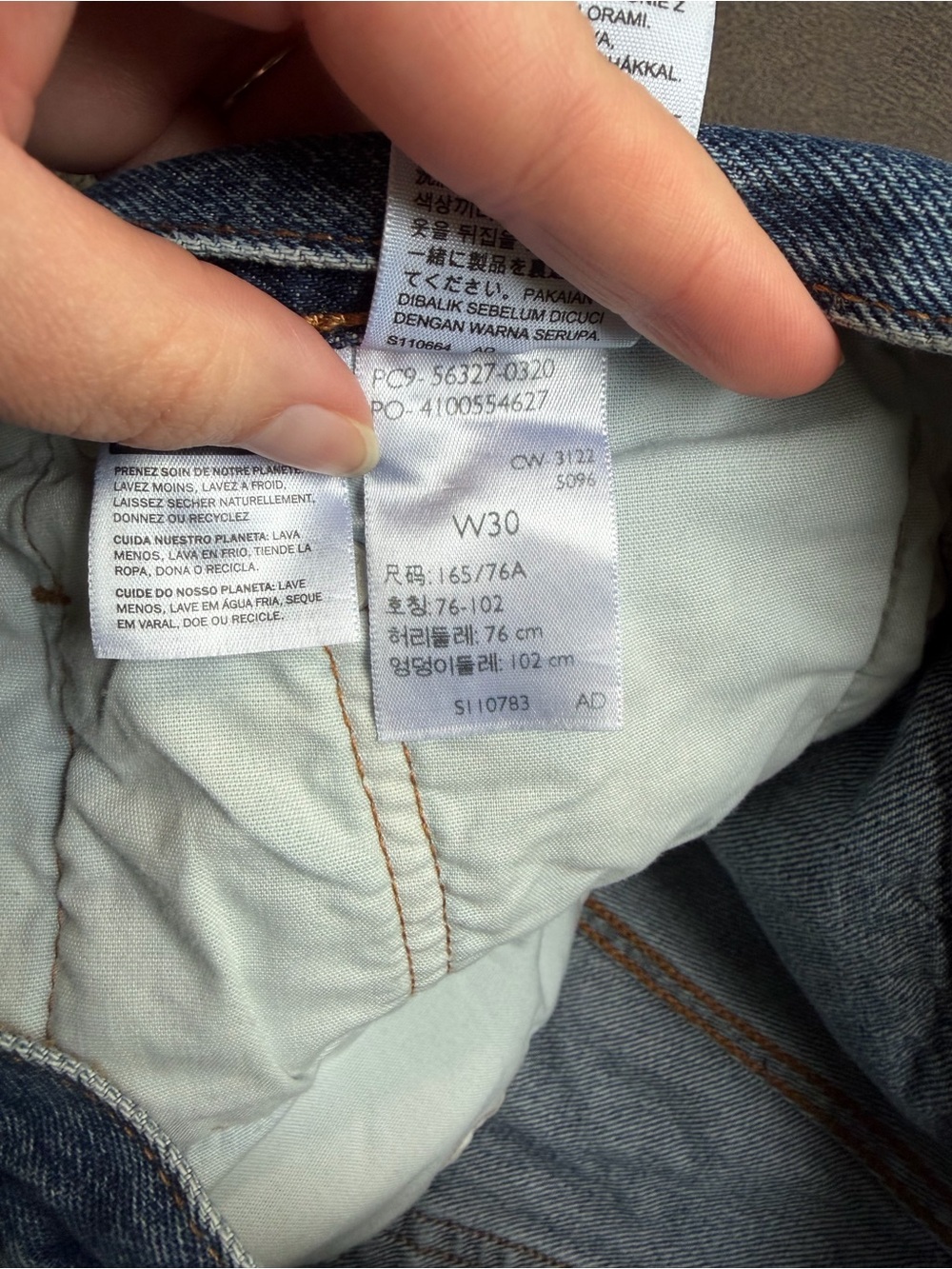 Levi’s Women’s 501 Original Shorts - 30 - Picture 3 of 4
